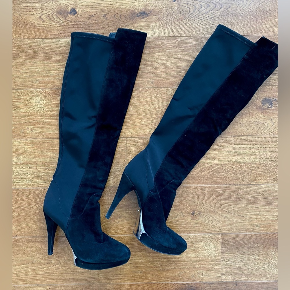Wishbone Black Knee-High Women's Boots - Picture 4 of 5